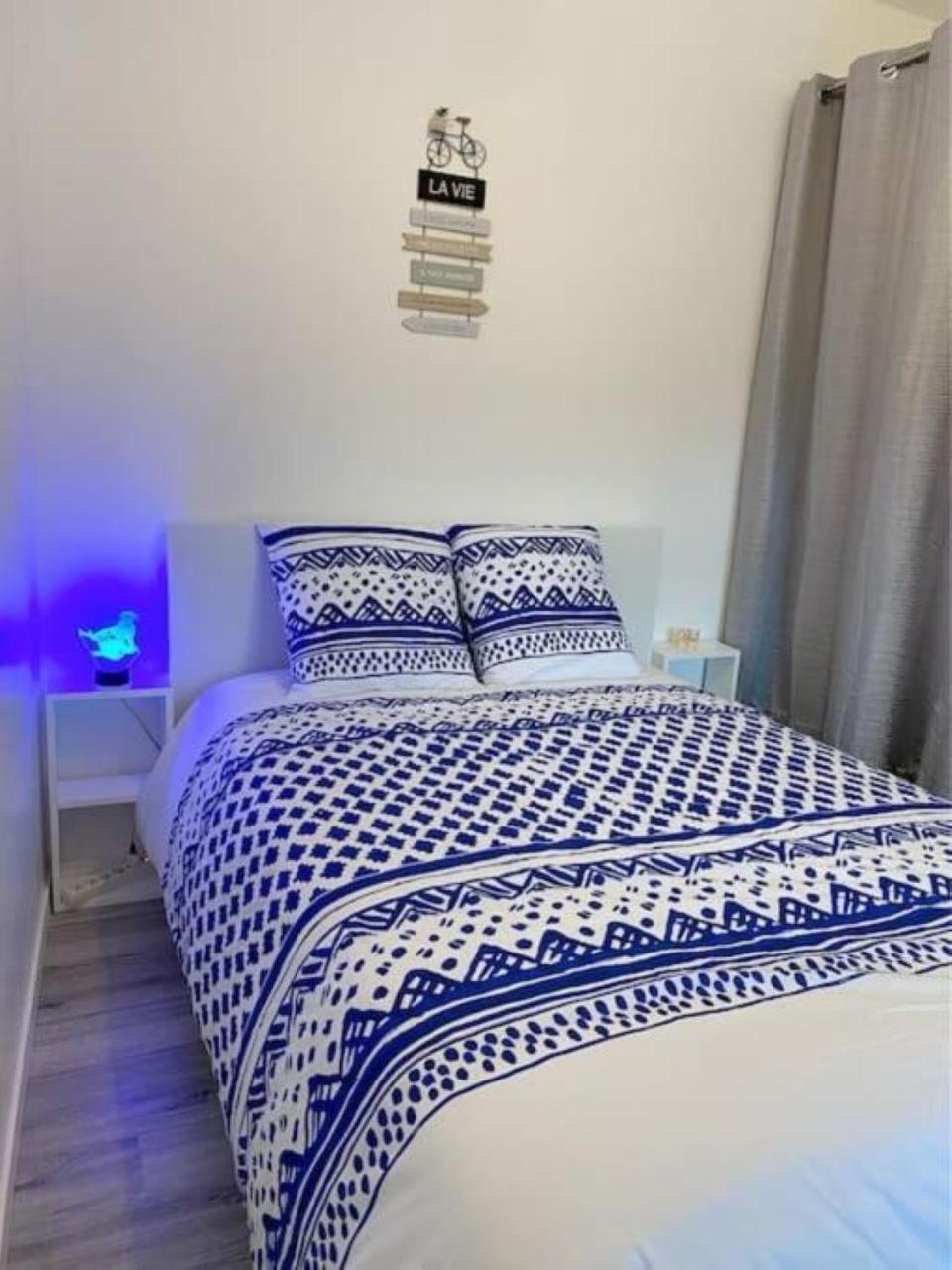 Appartement Chaleureux A Альфорвилль Экстерьер фото